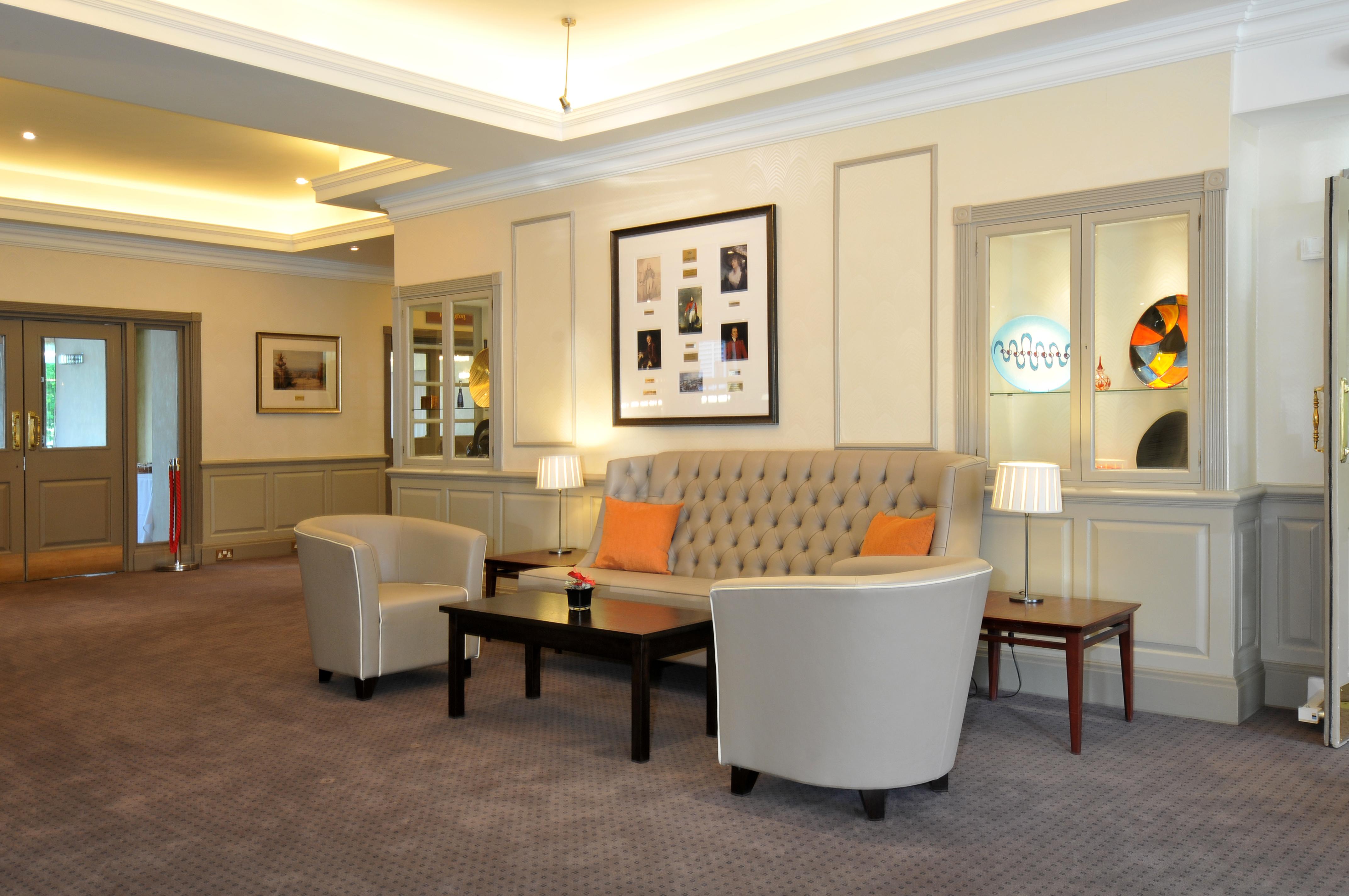 Bromley Court Hotel London Eksteriør billede