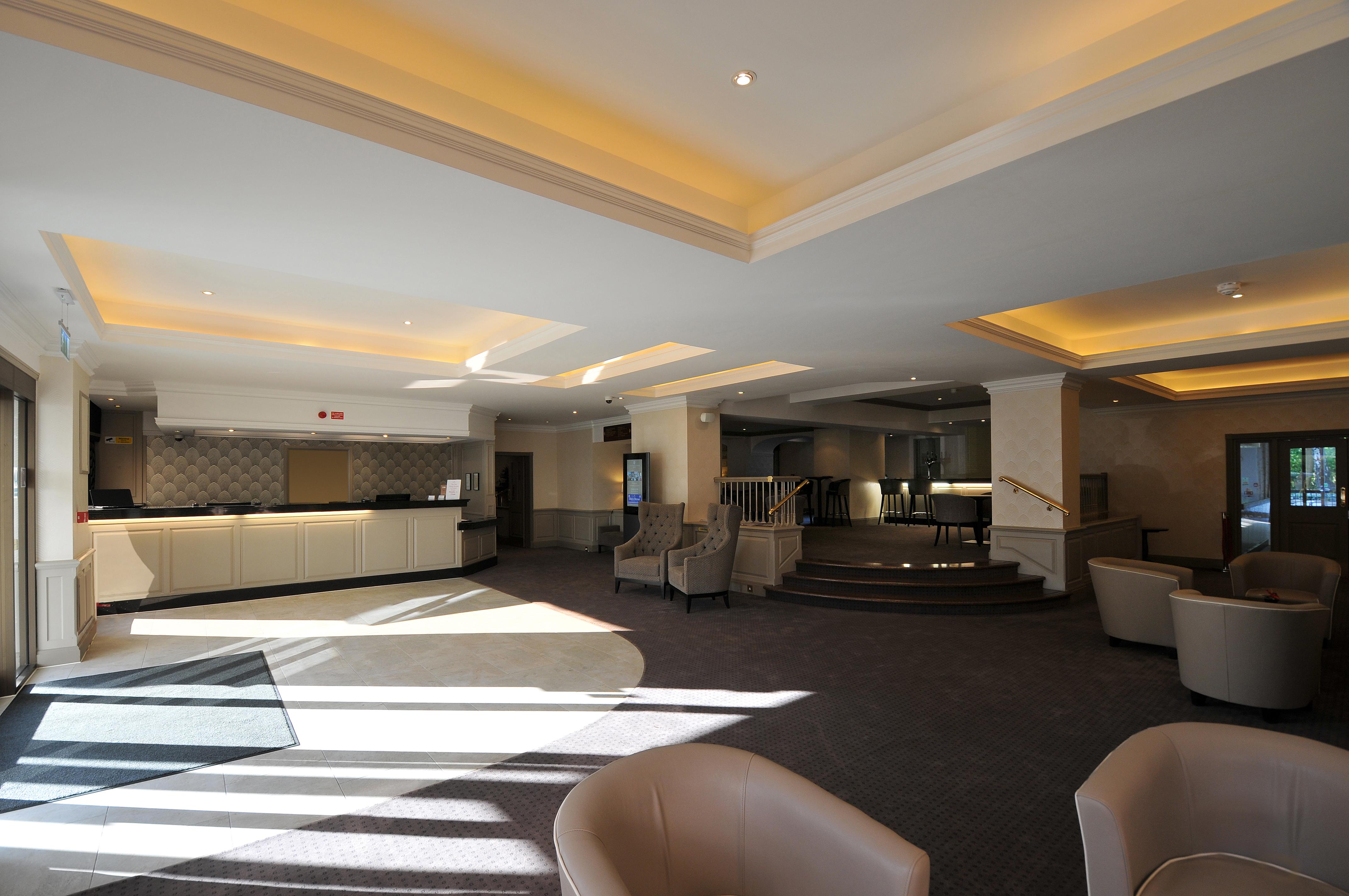 Bromley Court Hotel London Eksteriør billede