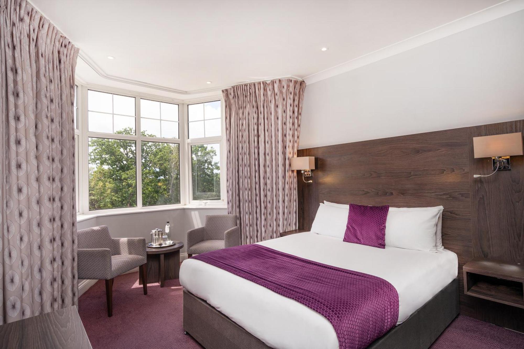 Bromley Court Hotel London Eksteriør billede