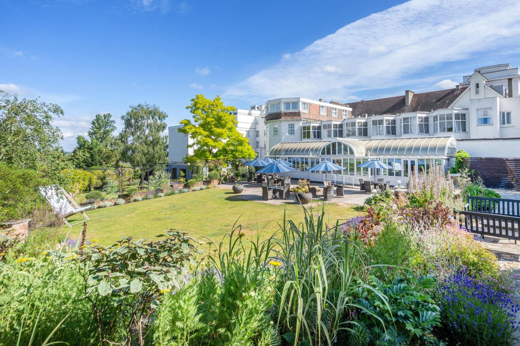 Bromley Court Hotel London Eksteriør billede