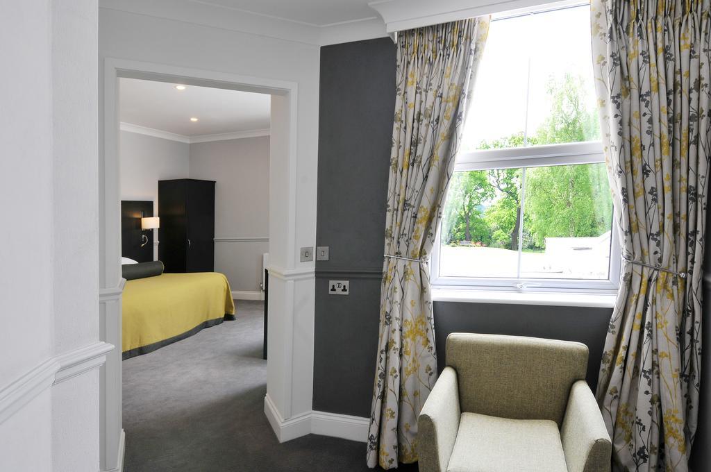 Bromley Court Hotel London Eksteriør billede